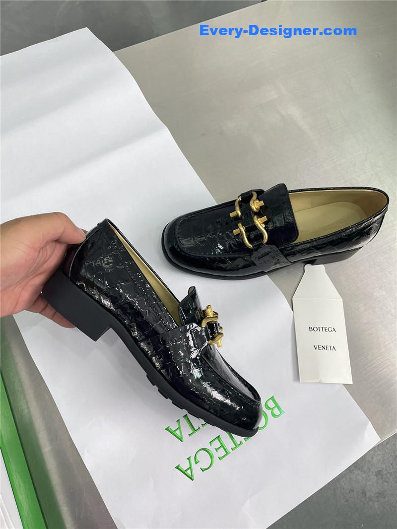 b0tt*ga Ven*ta horseshoe buckle loafers