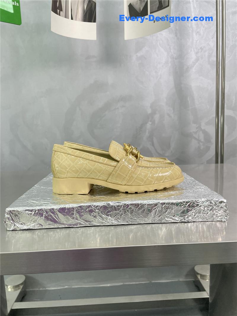 b0tt*ga Ven*ta horseshoe buckle loafers