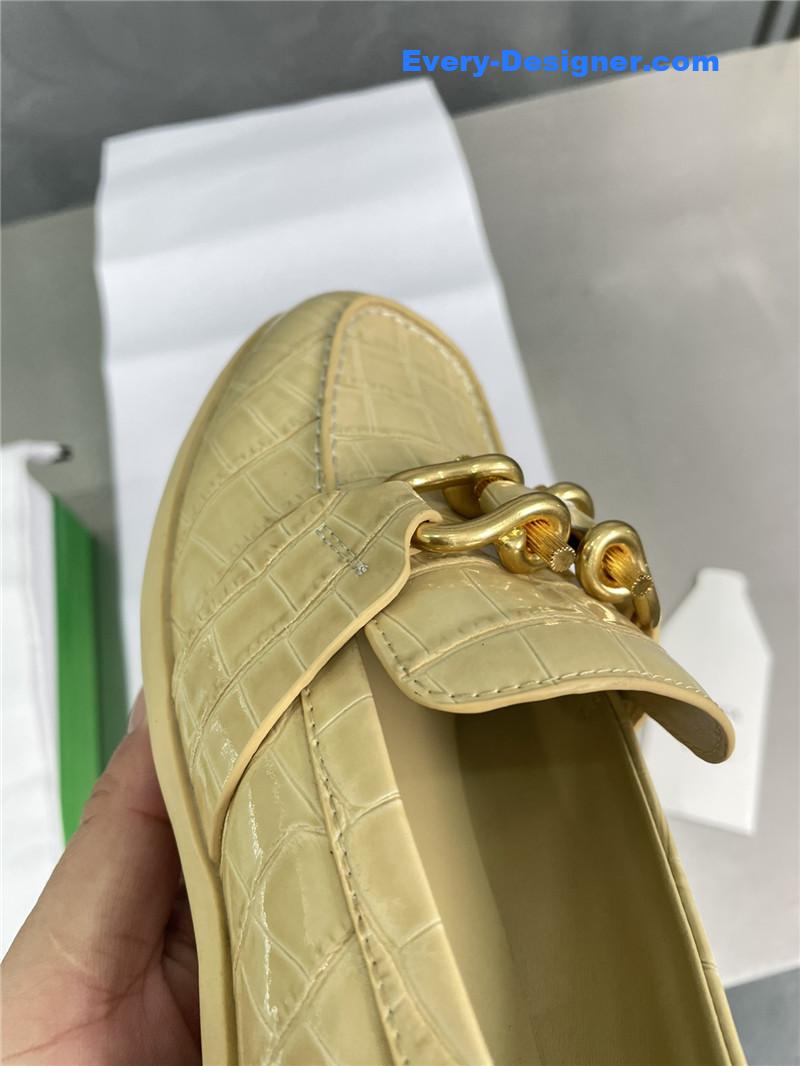 b0tt*ga Ven*ta horseshoe buckle loafers