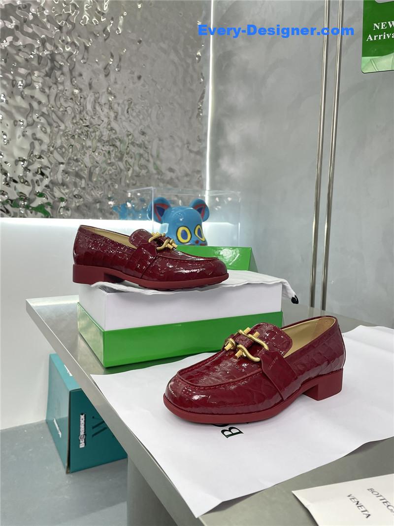 b0tt*ga Ven*ta horseshoe buckle loafers