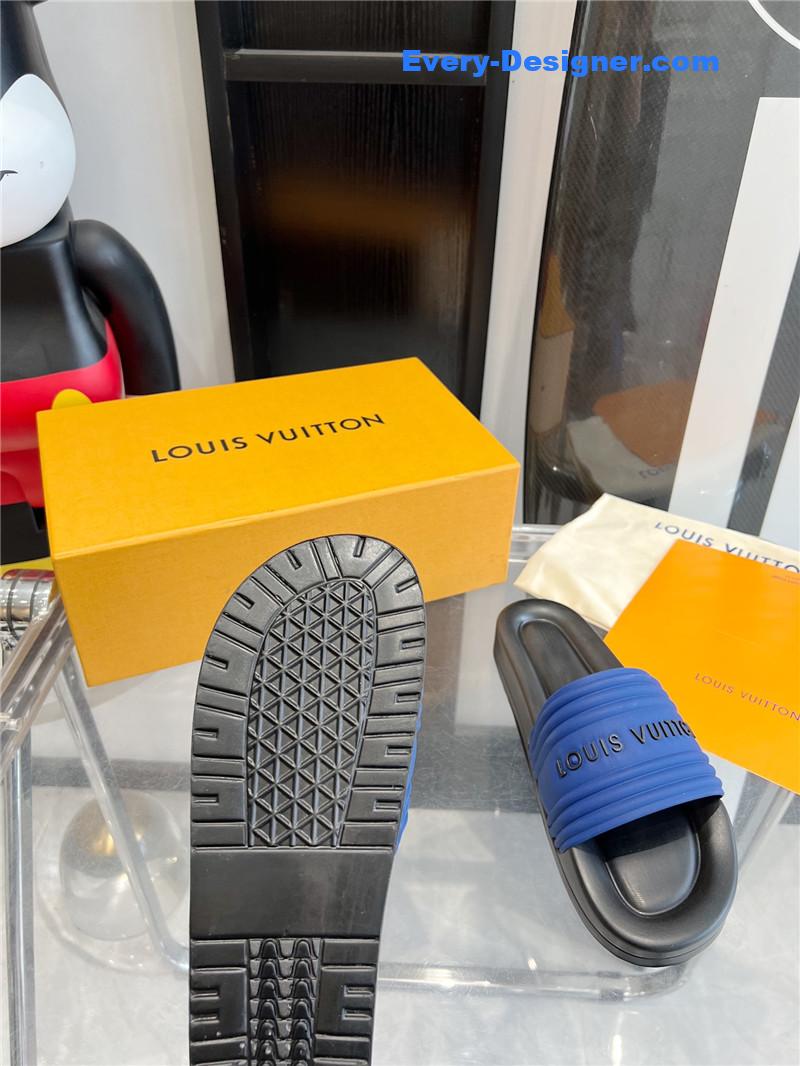 l0vis Vvtt0n lv couple slippers