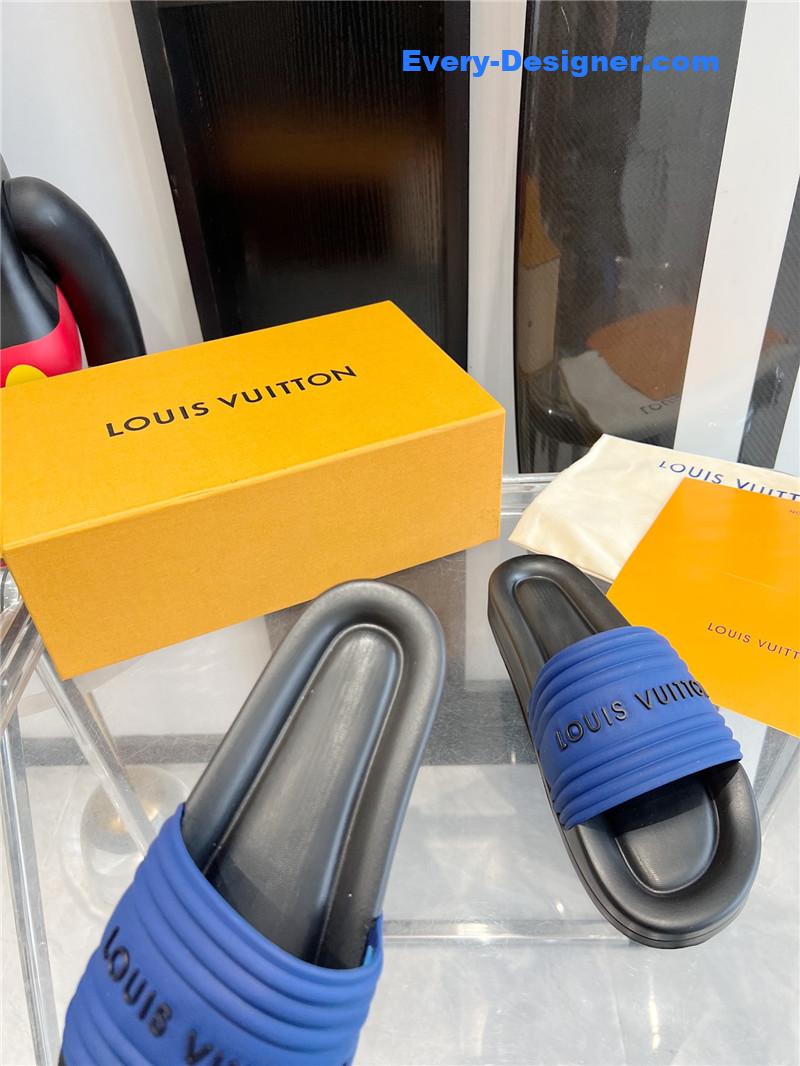 l0vis Vvtt0n lv couple slippers