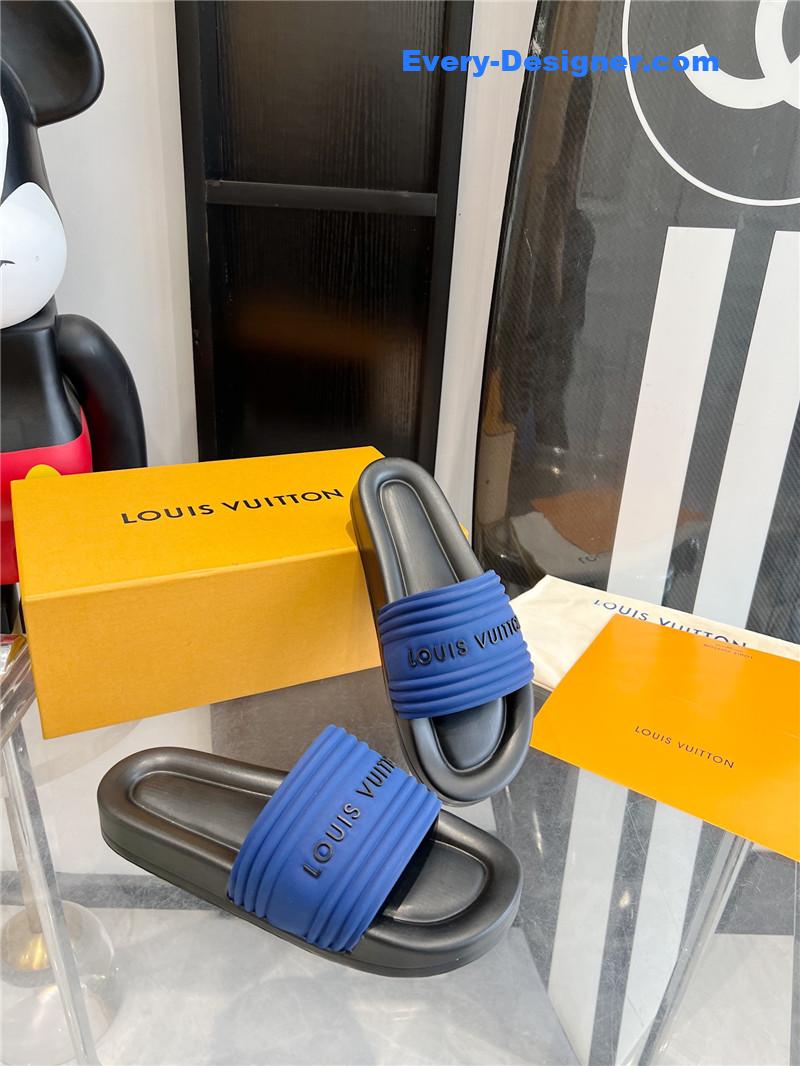 l0vis Vvtt0n lv couple slippers