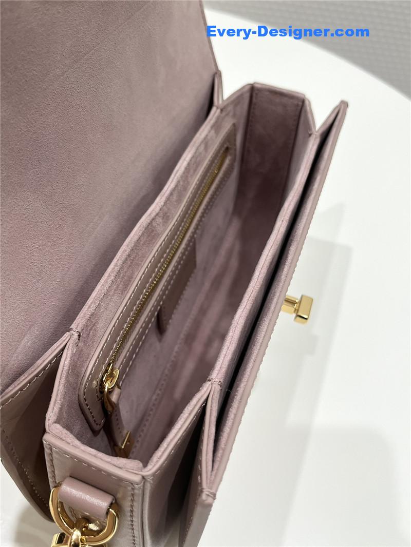 D10r 30 montaigne avenue bag