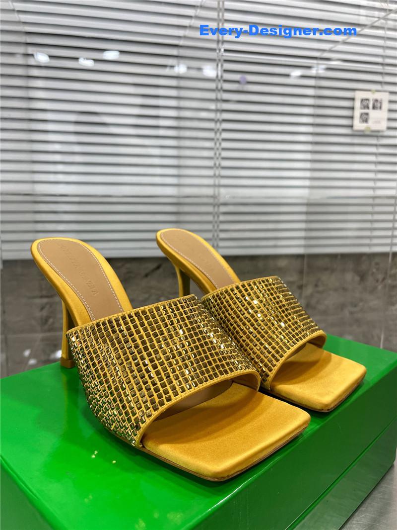 b0tt*ga ven*ta new square D1am0nd slippers