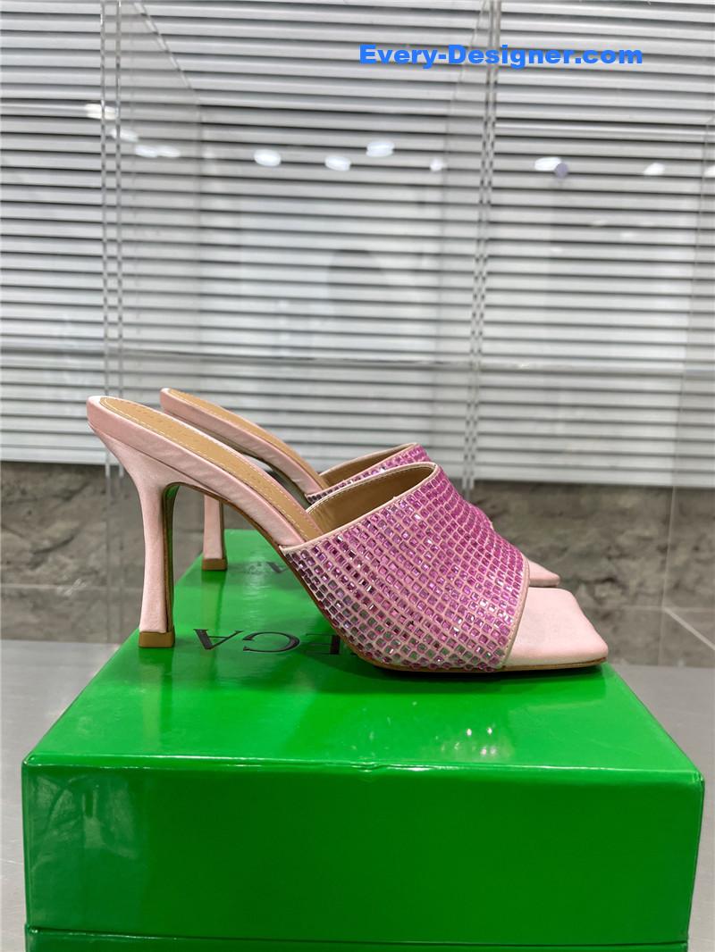 b0tt*ga ven*ta new square D1am0nd slippers