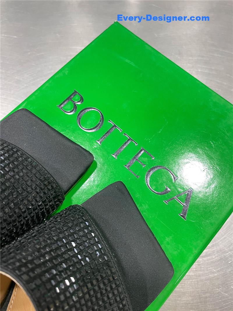 b0tt*ga ven*ta new square D1am0nd slippers