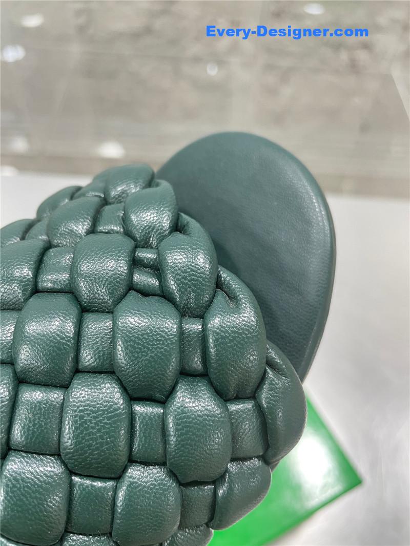 b0tt*ga Ven*ta woven slides