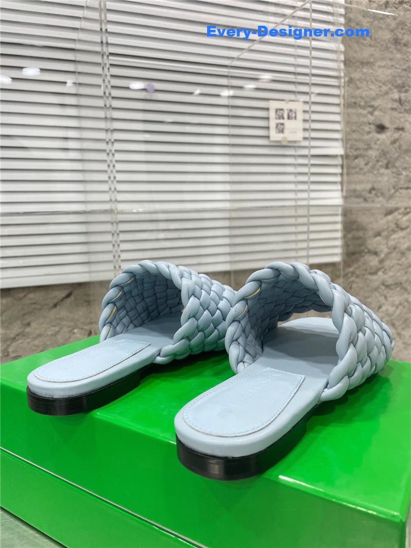 b0tt*ga Ven*ta woven slides