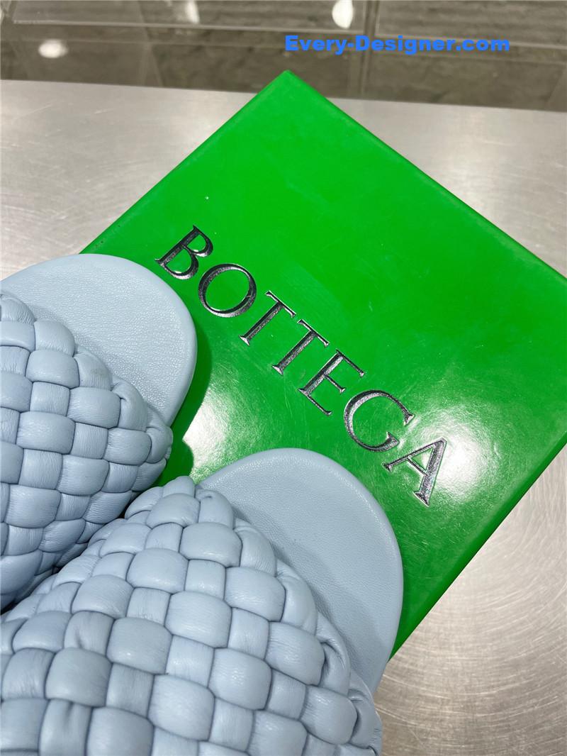 b0tt*ga Ven*ta woven slides