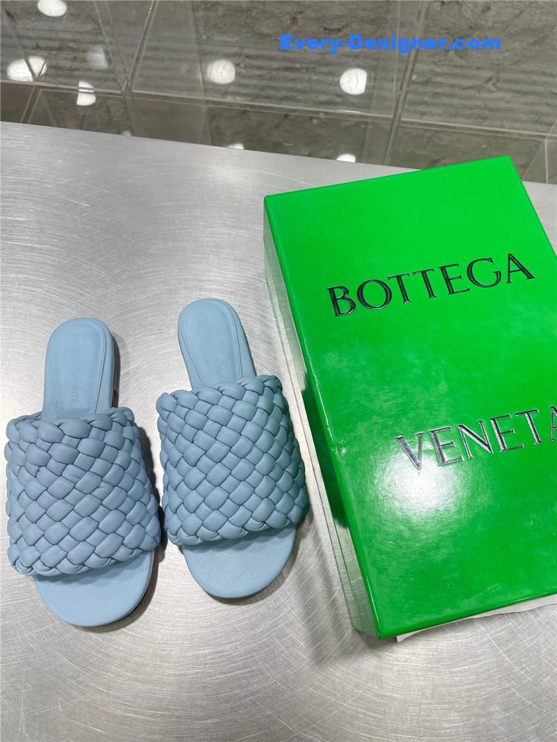 b0tt*ga Ven*ta woven slides