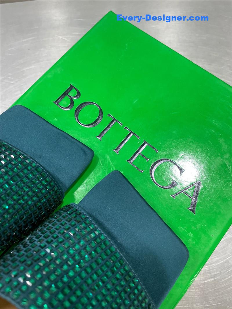 b0tt*ga ven*ta new square D1am0nd slippers