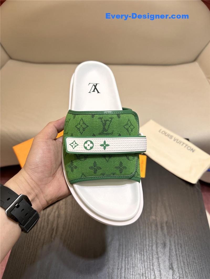 l0vis Vvtt0n lv sandals