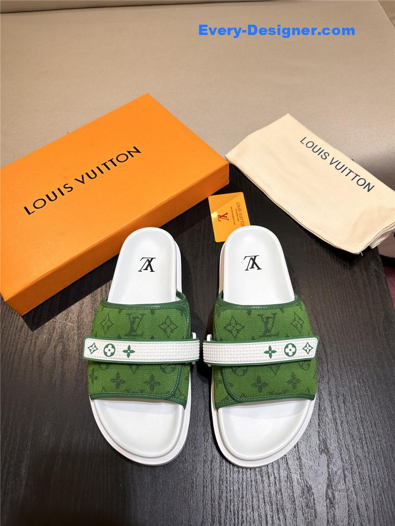 l0vis Vvtt0n lv sandals