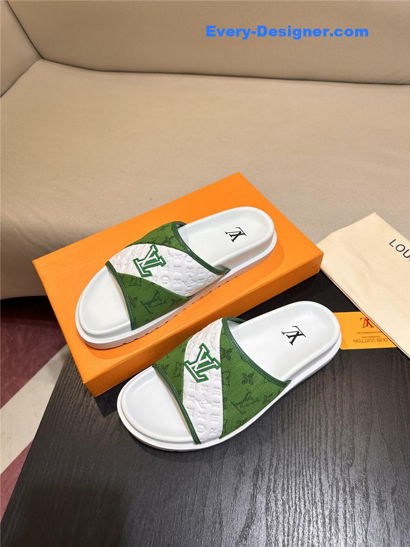 l0vis Vvtt0n lv sandals