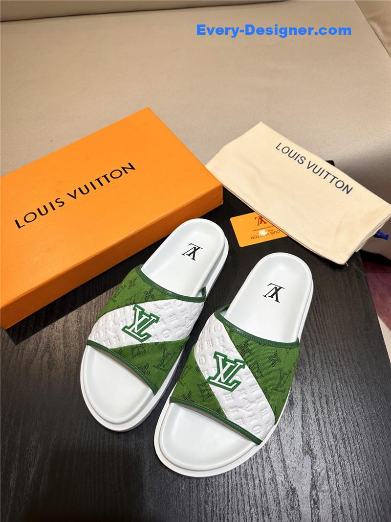l0vis Vvtt0n lv sandals
