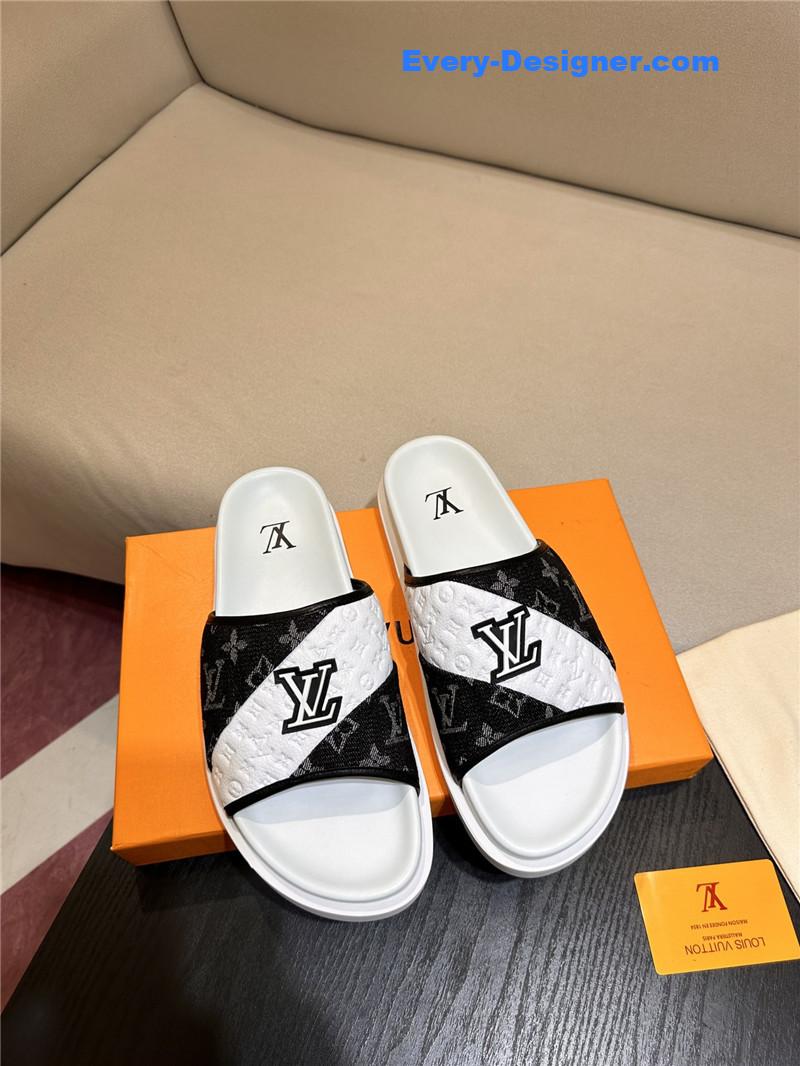 l0vis Vvtt0n lv sandals