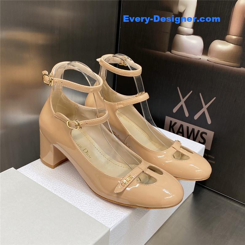 D10r aime D10r patent leather pump