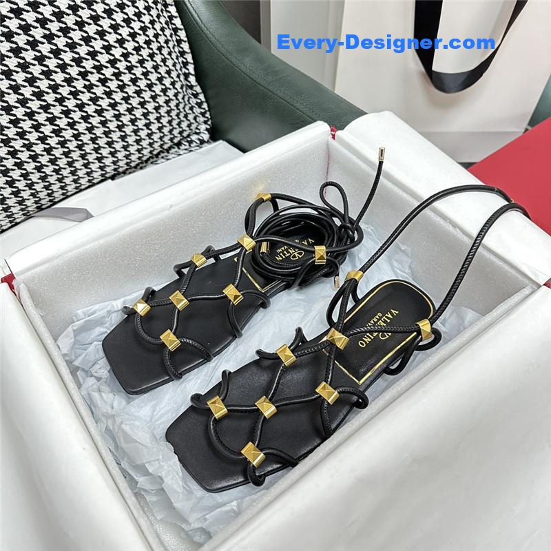 Va1e*ntin0 roman flat sandals