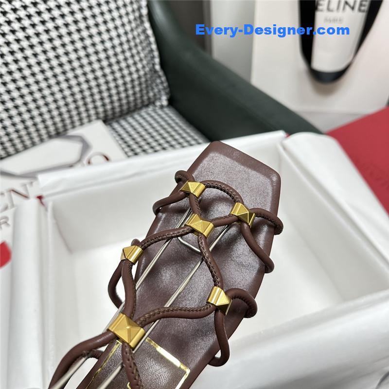 Va1e*ntin0 roman flat sandals