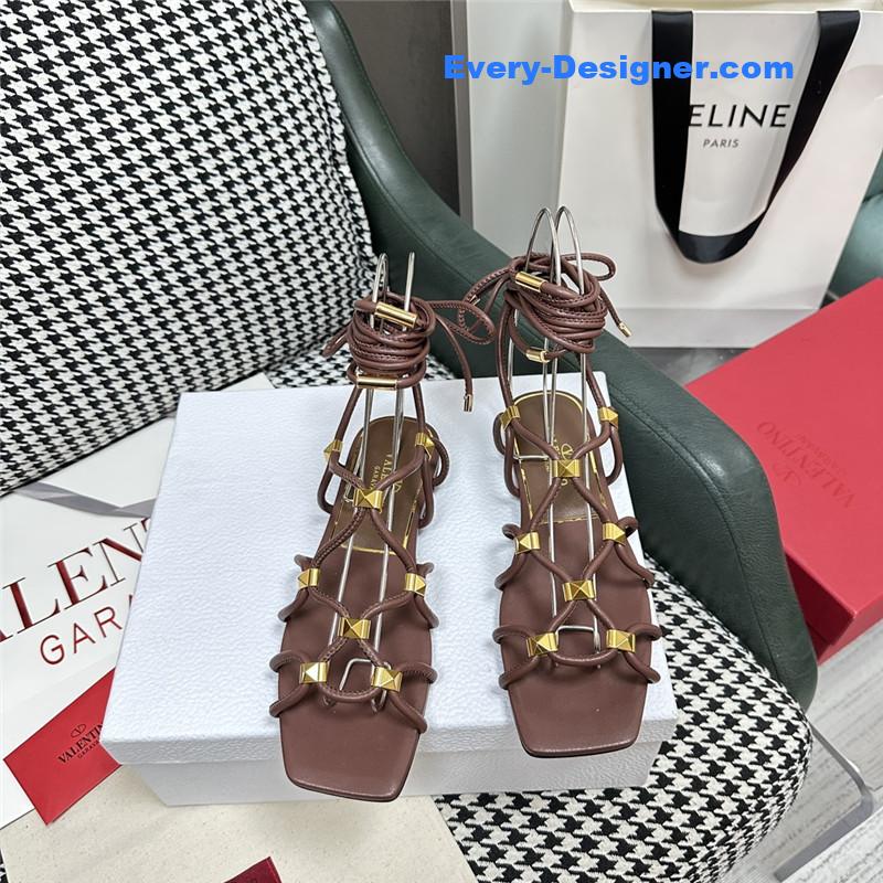 Va1e*ntin0 roman flat sandals