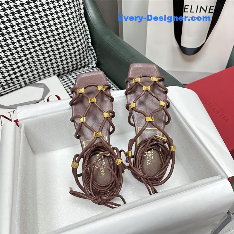 Va1e*ntin0 roman flat sandals