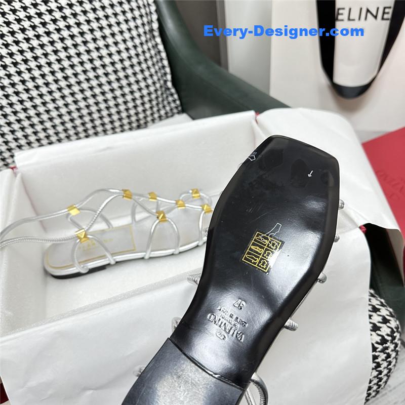 Va1e*ntin0 roman flat sandals