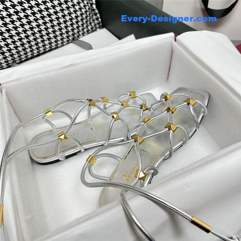 Va1e*ntin0 roman flat sandals