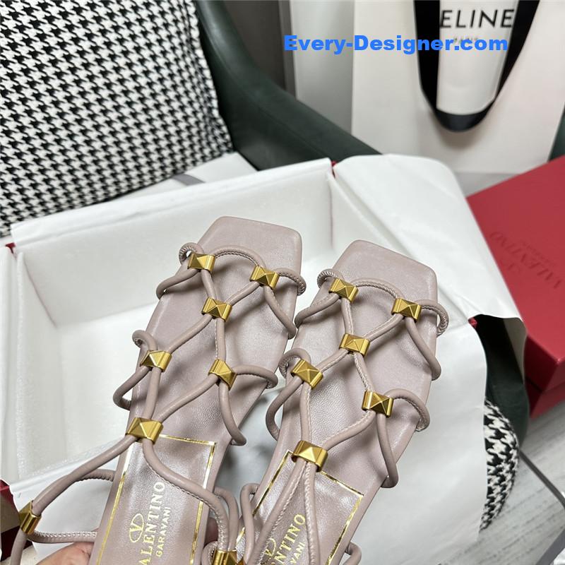 Va1e*ntin0 roman flat sandals