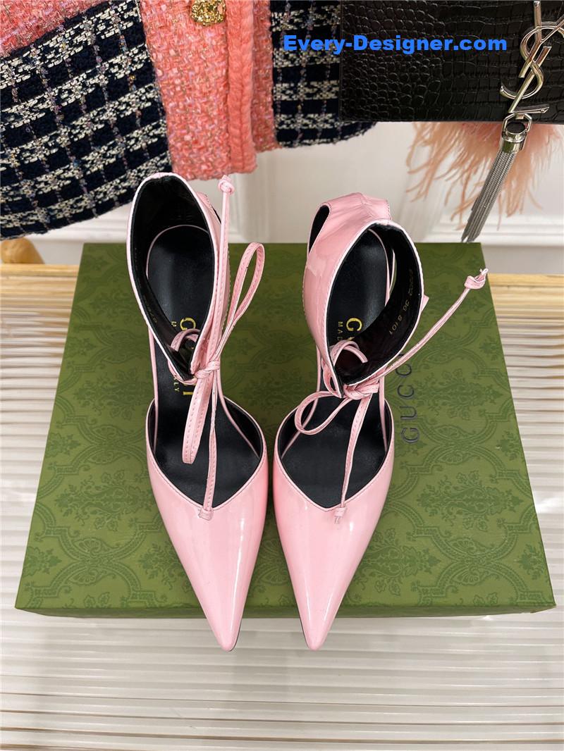 Gvc*1 metal heel pointed sandals