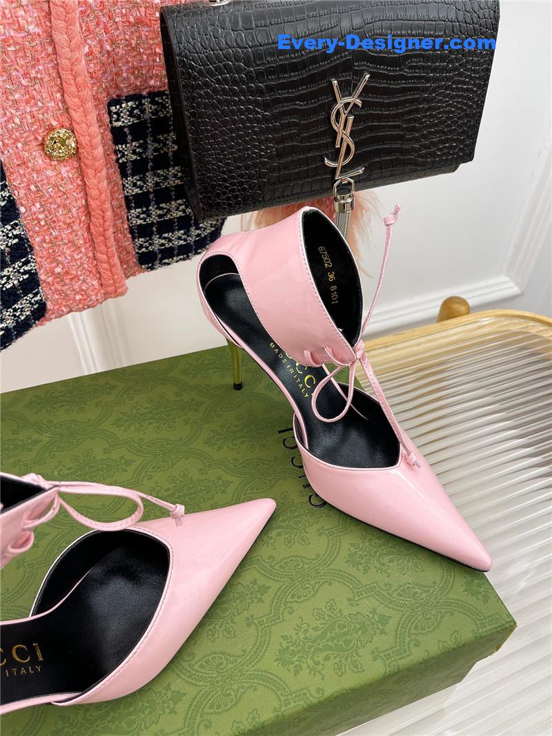 Gvc*1 metal heel pointed sandals