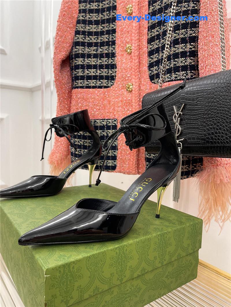 Gvc*1 metal heel pointed sandals