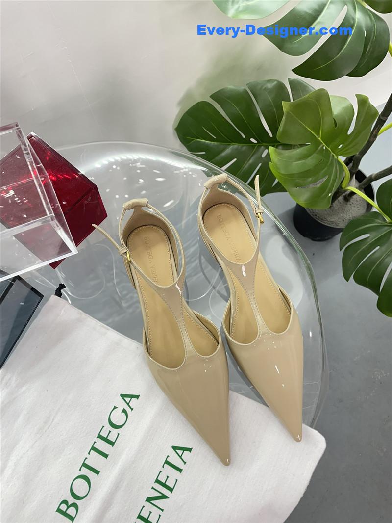 b0tt*ga Ven*ta new pointed shoes