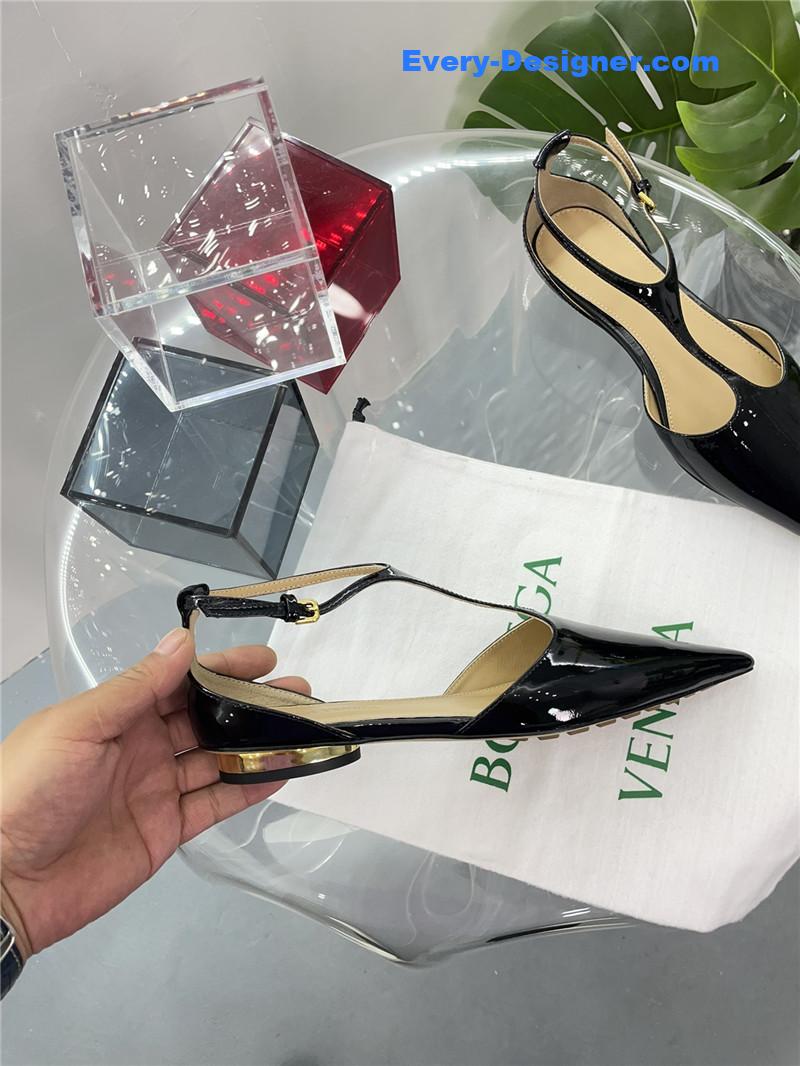 b0tt*ga Ven*ta new pointed shoes