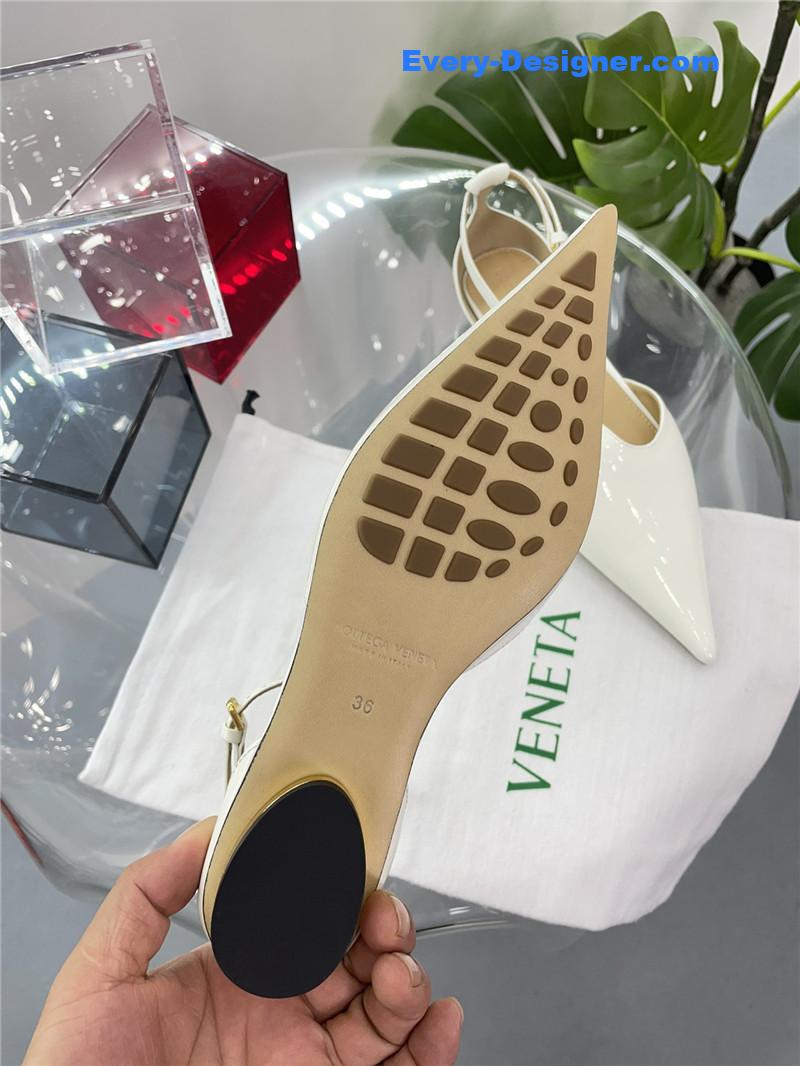 b0tt*ga Ven*ta new pointed shoes