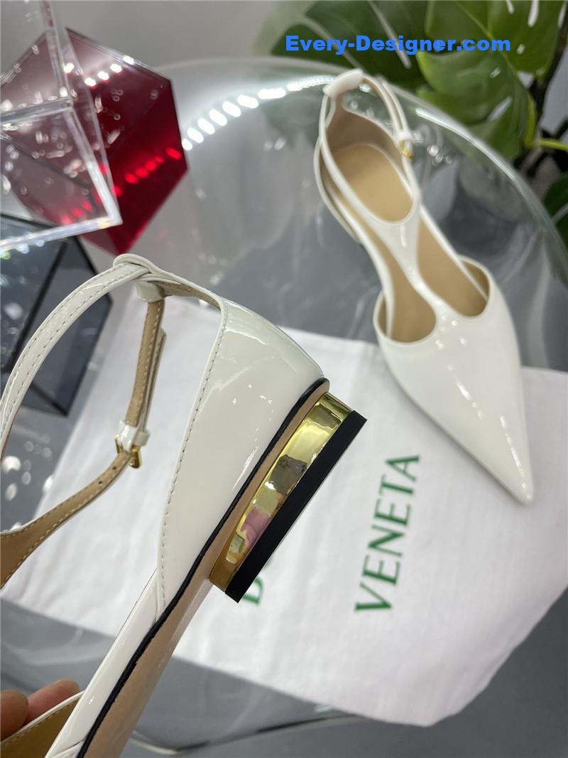 b0tt*ga Ven*ta new pointed shoes