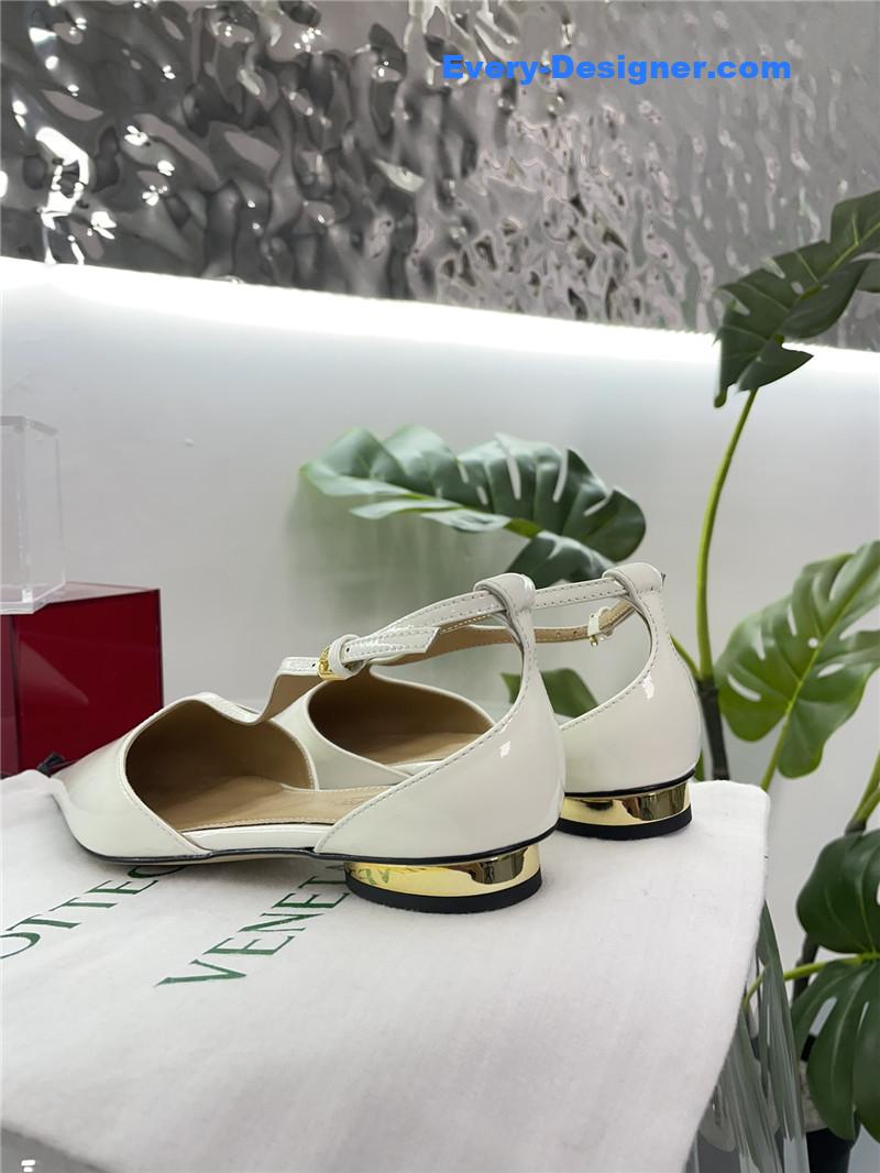 b0tt*ga Ven*ta new pointed shoes