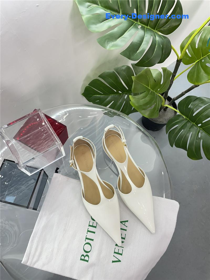 b0tt*ga Ven*ta new pointed shoes