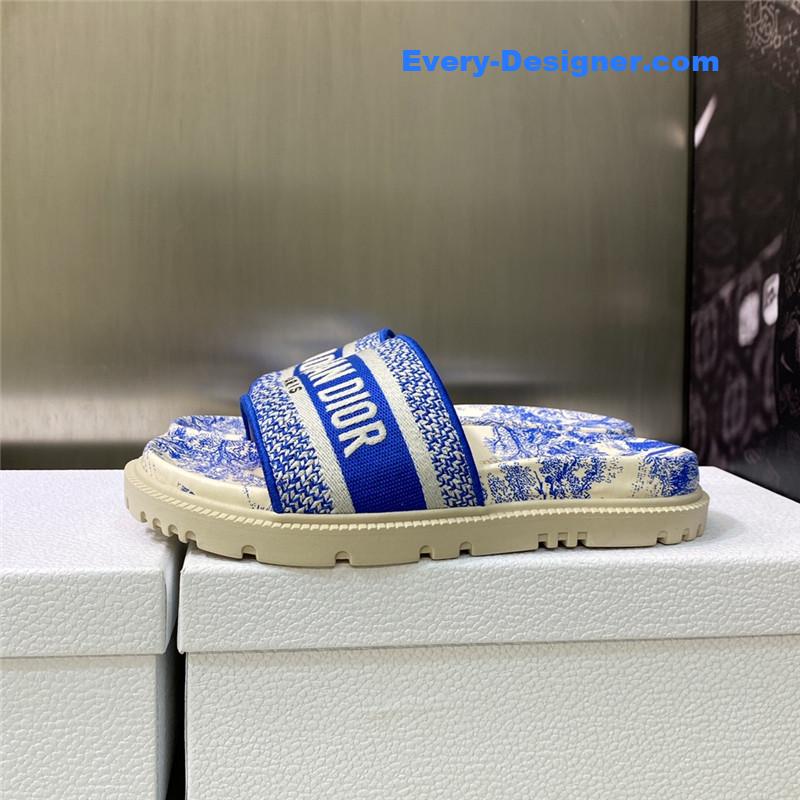 D10r platform jelly color women’s sandals