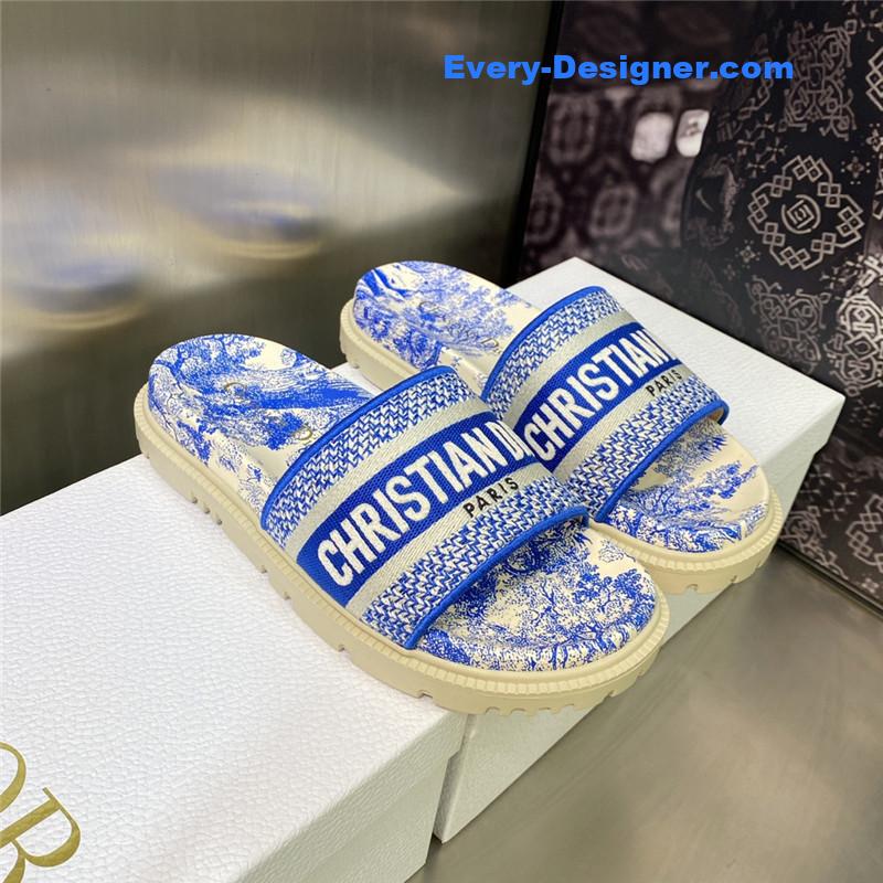 D10r platform jelly color women’s sandals