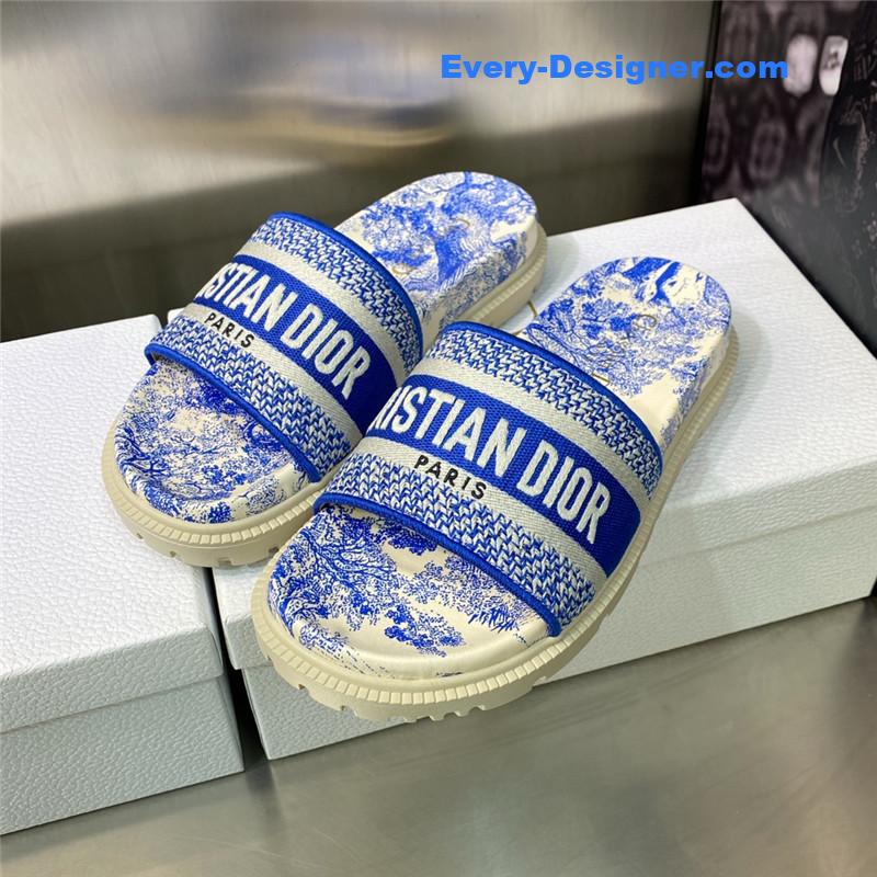 D10r platform jelly color women’s sandals