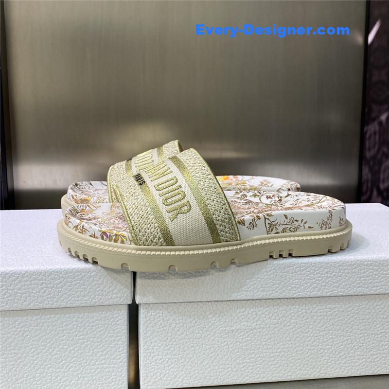 D10r platform jelly color women’s sandals