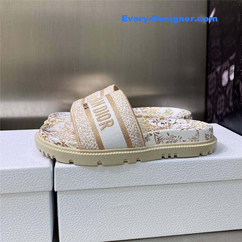 D10r platform jelly color women’s sandals