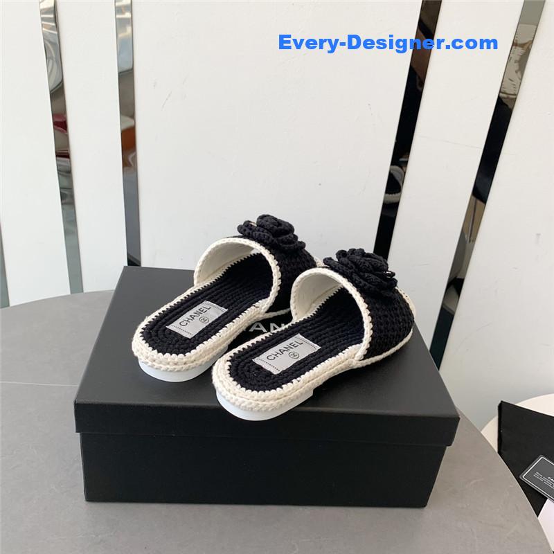 CC crochet honey slippers