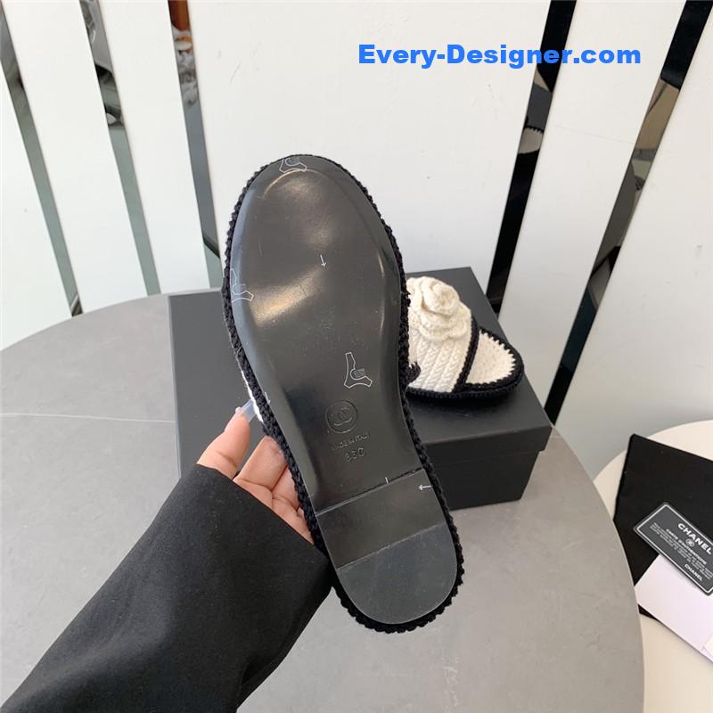 CC crochet honey slippers