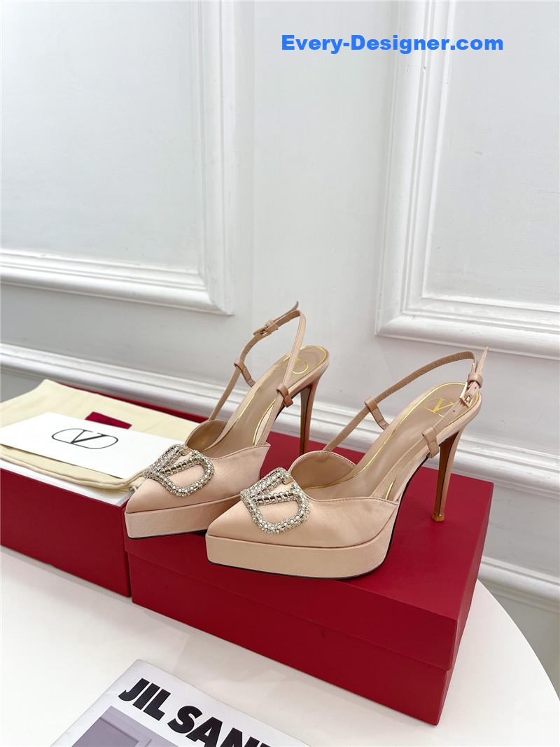 Va1e*ntin0 v buckle platform pumps