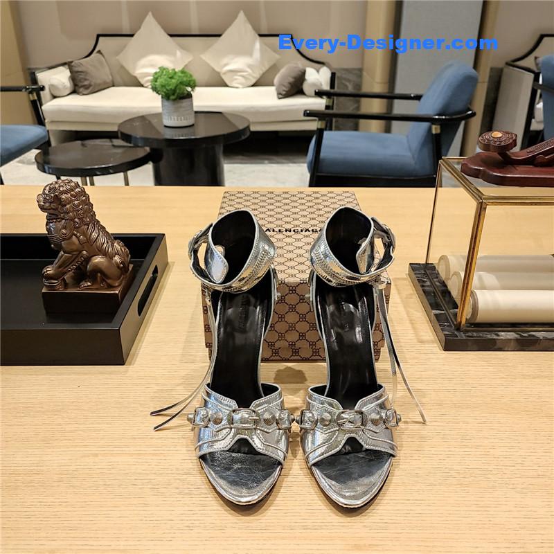 Ba1en*iaga studded fishmouth sandals