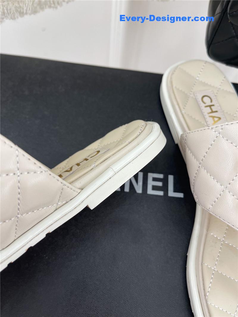 CC rhombus CC logo chain buckle flat slippers