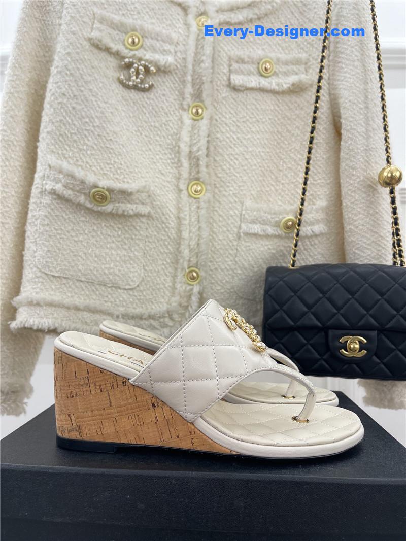 CC rhombus CC logo chain buckle slippers