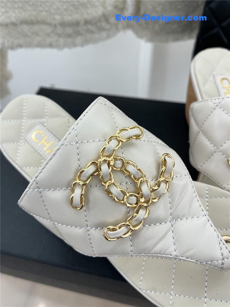 CC rhombus CC logo chain buckle slippers